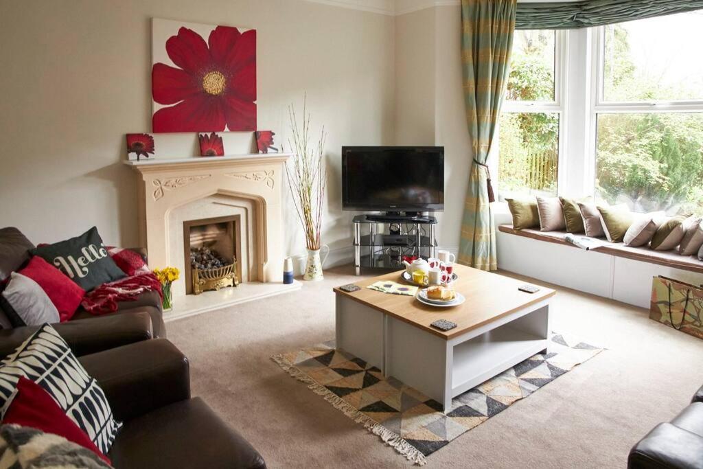 Comfy Big 7 Bedroom Townhouse Harrogate Exterior foto